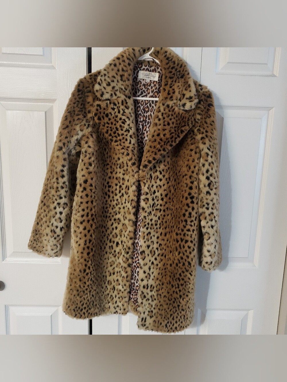 TASHA POLIZZI FAUX FUR LEOPARD PRINT . MID LENGHT.  MOB WIFE. FALL BOHO MED